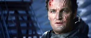 John Connor (актёр Джейсон Кларк) — кадр #2 из фильма «Терминатор: Генезис»