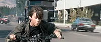 Эдвард Ферлонг — роль John Connor в фильме «Терминатор 2: Судный день», кадр #4