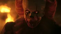 Билл Скарсгард — роль Pennywise в сериале «Оно: Добро пожаловать в Дерри», кадр #2