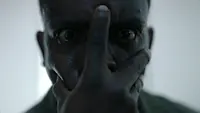 Крис Чок в сериале «Оно: Добро пожаловать в Дерри (2025)» — кадр #2