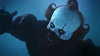 Билл Скарсгард — роль Pennywise в сериале «Оно: Добро пожаловать в Дерри», кадр #4
