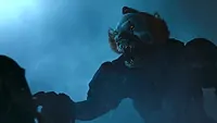 Билл Скарсгард — роль Pennywise в сериале «Оно: Добро пожаловать в Дерри», кадр #10
