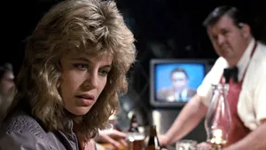 Sarah Connor (актриса Линда Хэмилтон) — кадр #6 из фильма «Терминатор»
