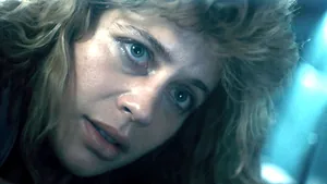 Sarah Connor (актриса Линда Хэмилтон) — кадр #20 из фильма «Терминатор»