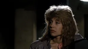 Sarah Connor (актриса Линда Хэмилтон) — кадр #19 из фильма «Терминатор»