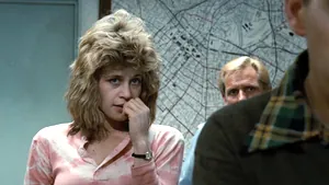 Sarah Connor (актриса Линда Хэмилтон) — кадр #12 из фильма «Терминатор»