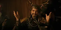 Дэниэл Ингс — роль Ser Lyonel 'The Laughing Storm' Baratheon в сериале «Рыцарь Семи Королевств», кадр #1