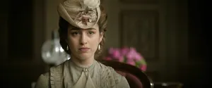 Lady Olivia Hedges (актриса Даниэль Галлиган) — кадр #1 из сериала «Дом Гиннессов»