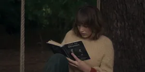 Jessica Mitford (актриса Zoe Brough) — кадр #8 из сериала «Возмутительные»