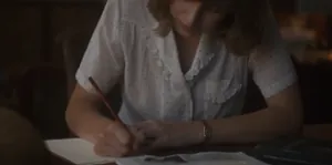 Jessica Mitford (актриса Zoe Brough) — кадр #9 из сериала «Возмутительные»