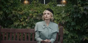 Diana Mitford (актриса Джоэнна Вандерхам) — кадр #2 из сериала «Возмутительные»
