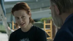 Lou Linklatter (актриса Брида Вул) — кадр #3 из сериала «Мистер Мерседес»