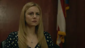 Holly Gibney (актриса Джастин Люпе) — кадр #1 из сериала «Мистер Мерседес»